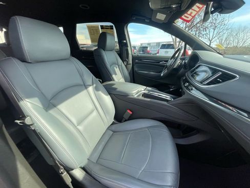 Used 2023 Buick Enclave Essence image 30