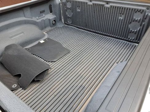 Used 2023 RAM 1500 Laramie AWD/4WD image 34