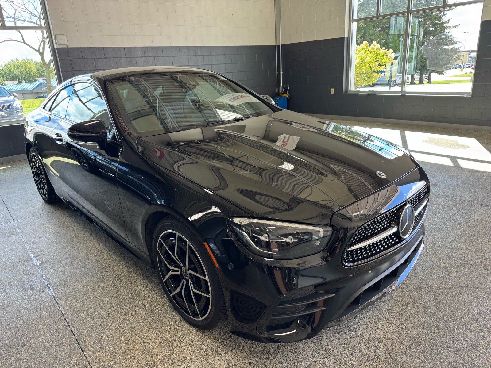 Used 2023 Mercedes-Benz E 450 4MATIC Coupe image 3