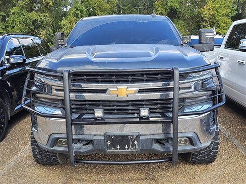 Used 2019 Chevrolet Silverado 1500 LT w/ Texas Edition image 2