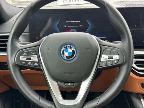 Used 2023 BMW i4 eDrive35 RWD image 18
