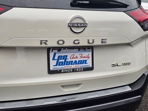 Used 2022 Nissan Rogue SL w/ SL Premium Package image 24