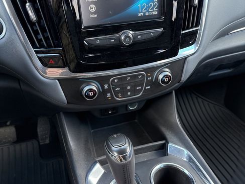 Used 2018 Chevrolet Traverse LT image 16