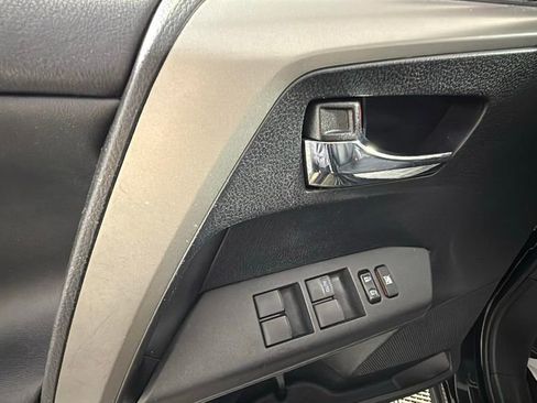 Used 2016 Toyota RAV4 XLE AWD/4WD image 28