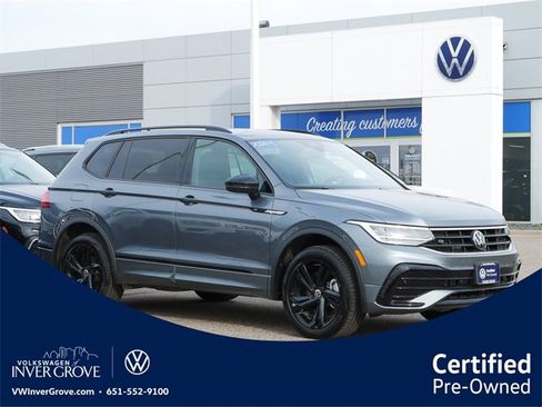 Certified 2024 Volkswagen Tiguan SE R-Line image 1