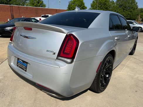 Used 2020 Chrysler 300 S RWD image 5