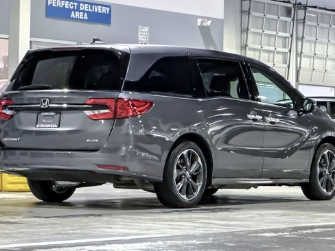Certified 2024 Honda Odyssey Elite image 9