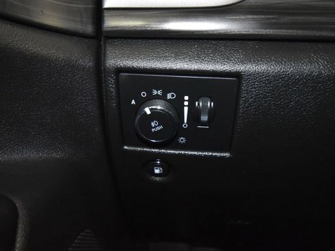 Used 2022 Jeep Grand Cherokee Laredo X image 16