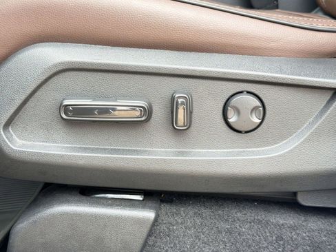 Used 2025 Honda Pilot Elite image 13