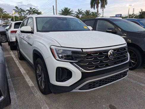 Used 2025 Volkswagen Atlas Cross Sport SE FWD image 5
