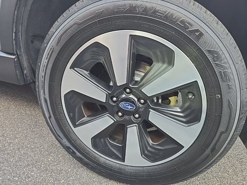 Used 2018 Subaru Forester 2.5i Premium w/ All-Weather Package AWD/4WD image 7