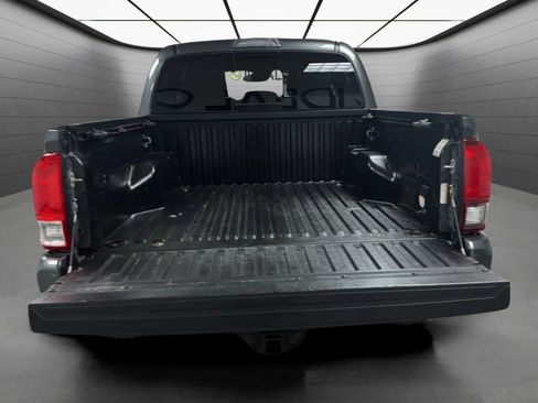 Used 2019 Toyota Tacoma TRD Off-Road w/ Technology Package AWD/4WD image 20