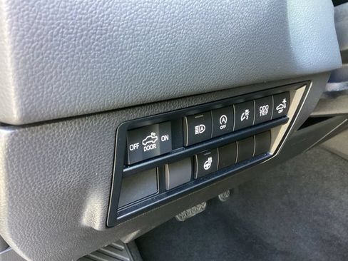Used 2024 Toyota Tundra Limited AWD/4WD image 18