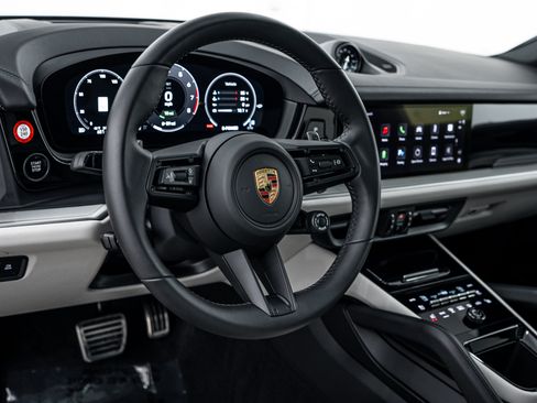 Certified 2025 Porsche Cayenne S image 14