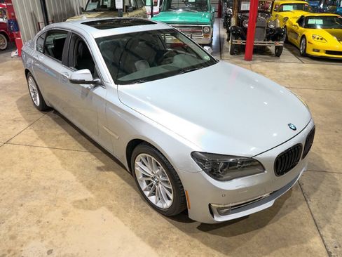Used 2013 BMW 750Li xDrive AWD/4WD image 14