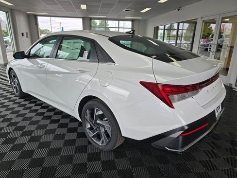 New 2026 Hyundai Elantra Limited FWD image 5