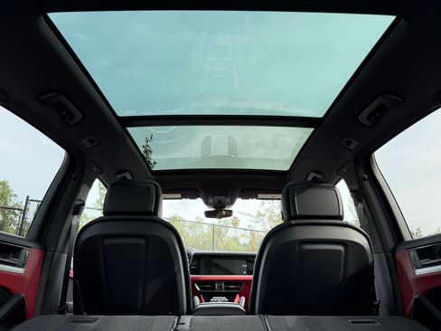 Used 2026 Porsche Cayenne image 35