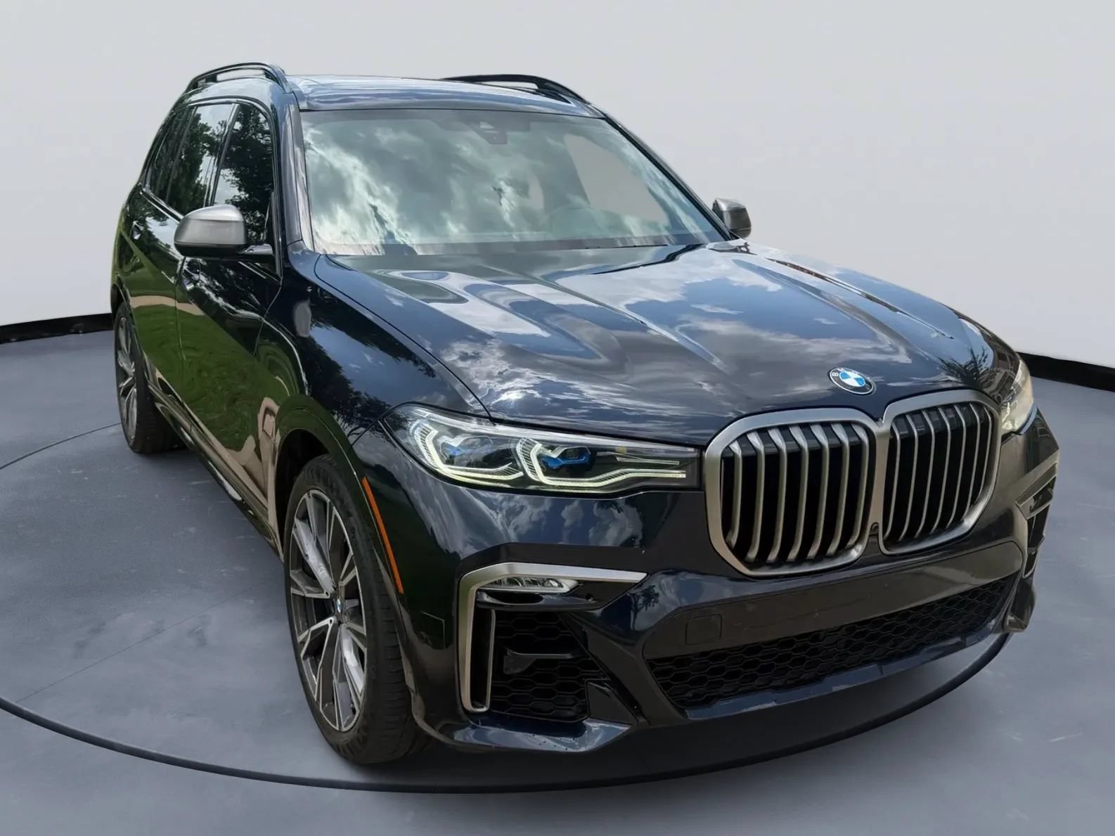Used 2021 BMW X7 M50i w/ Executive Package AWD/4WD image 3
