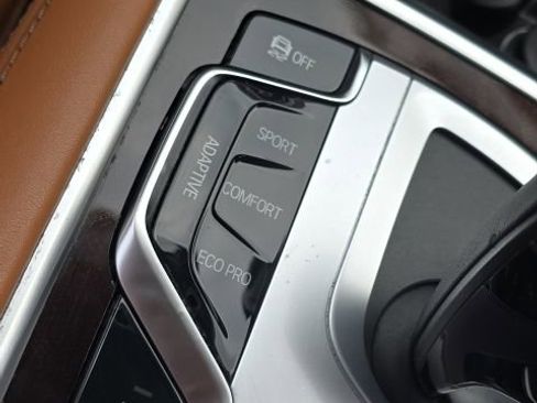 Used 2020 BMW 750i xDrive w/ Luxury Rear Seating Package image 40