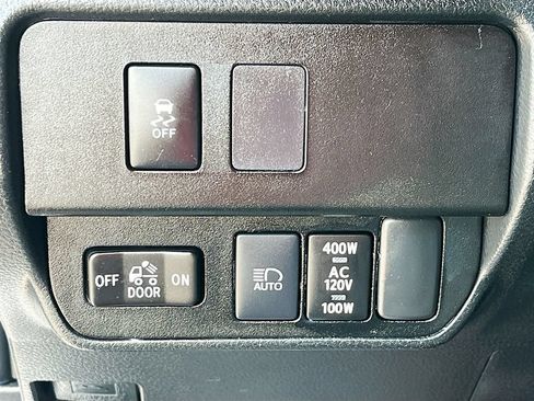 Used 2022 Toyota Tacoma TRD Sport w/ Technology Package RWD image 10