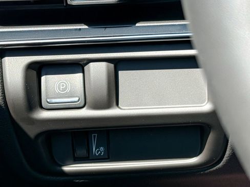 New 2026 Cadillac CT5 V w/ Technology Package AWD/4WD image 32