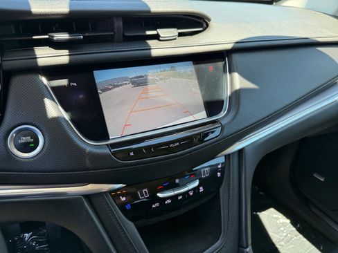 Used 2017 Cadillac XT5 Premium Luxury FWD image 19