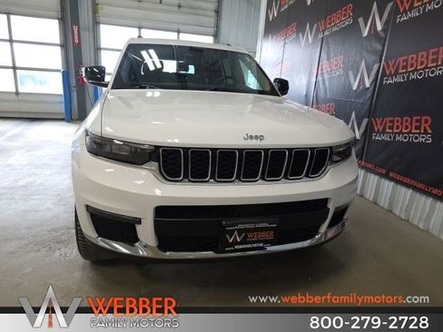 Used 2022 Jeep Grand Cherokee L Limited image 3