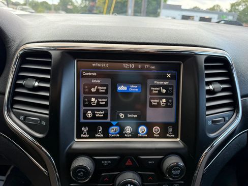 Used 2015 Jeep Grand Cherokee Limited w/ Luxury Group II AWD/4WD image 23