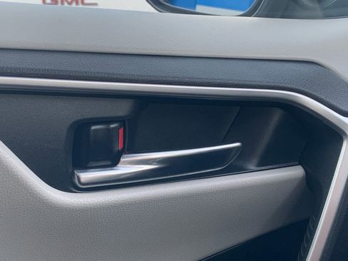 Used 2019 Toyota RAV4 XLE image 24