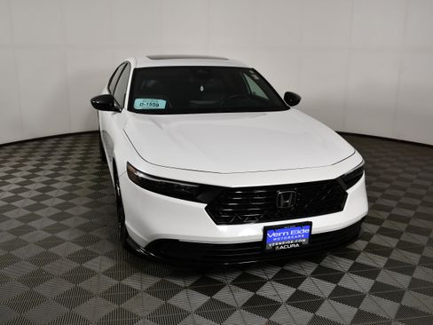 Used 2024 Honda Accord Sport image 3