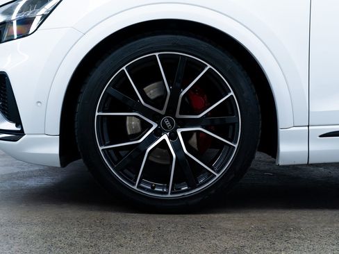 Used 2021 Audi Q8 Prestige w/ Prestige Package image 7