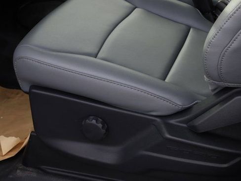 Used 2024 Ford F550 4x4 Regular Cab Super Duty image 16