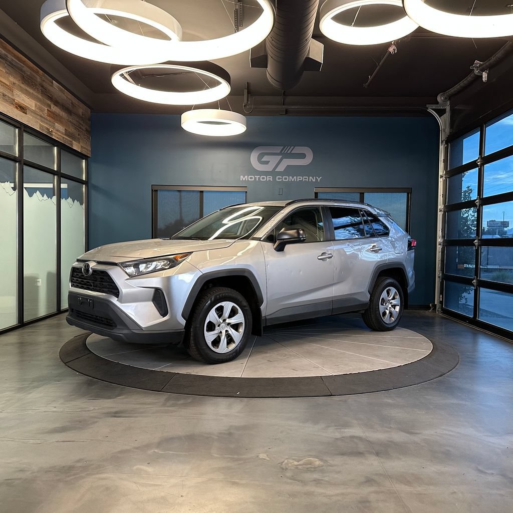 Used 2021 Toyota RAV4 LE FWD image 7