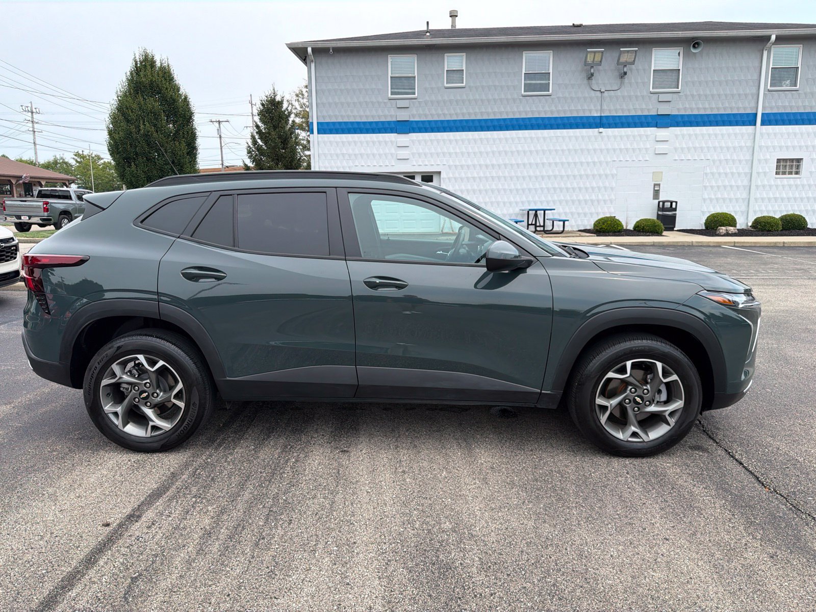 Used 2025 Chevrolet Trax LT w/ Driver Confidence Package FWD image 6
