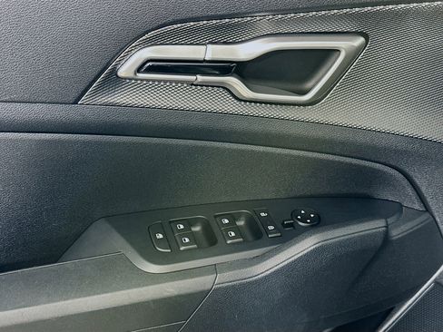 Used 2025 Kia Sportage LX image 15
