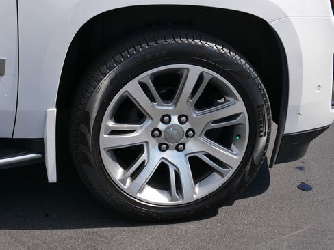 Used 2017 Cadillac Escalade ESV Premium Luxury AWD/4WD image 14
