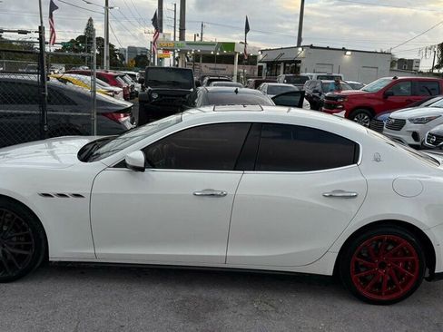 Used 2017 Maserati Ghibli S image 2