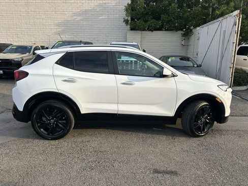 Used 2024 Buick Encore GX Sport Touring image 3