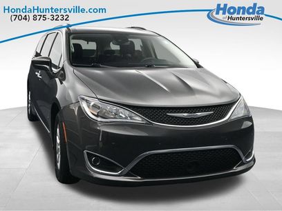 Used 2020 Chrysler Pacifica Touring-L w/ Advanced Safetytec Group