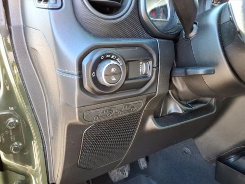 Used 2024 Jeep Gladiator Rubicon image 19