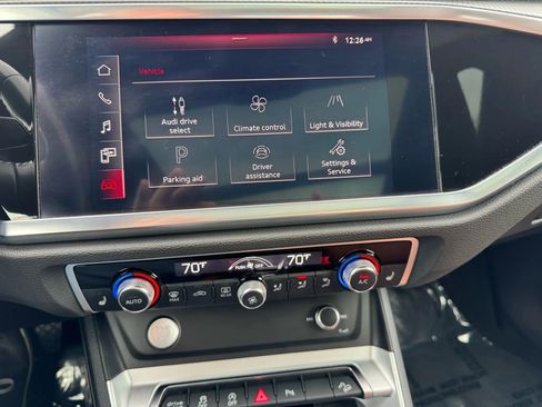 Used 2020 Audi Q3 2.0T Premium Plus w/ Premium Plus Package image 34