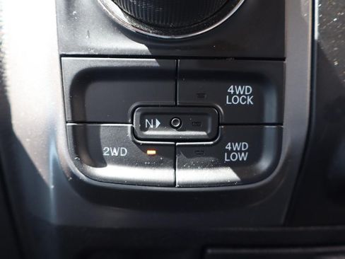 Used 2024 RAM 1500 Classic SLT AWD/4WD image 19