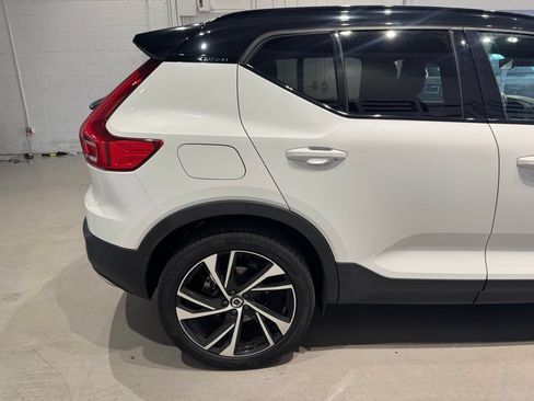 Used 2020 Volvo XC40 T5 R-Design AWD/4WD image 8