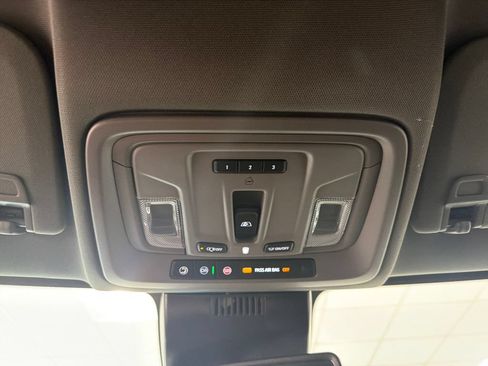 New 2026 GMC Sierra 2500 SLT AWD/4WD image 15