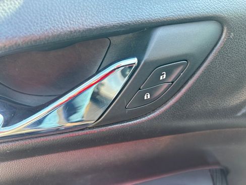 Used 2018 GMC Acadia SLT image 21