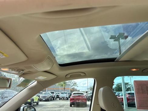 Used 2013 Volkswagen Tiguan SEL image 9