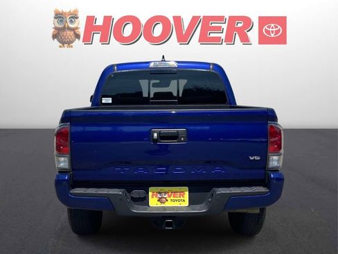 Used 2023 Toyota Tacoma TRD Off-Road w/ Technology Package AWD/4WD image 8