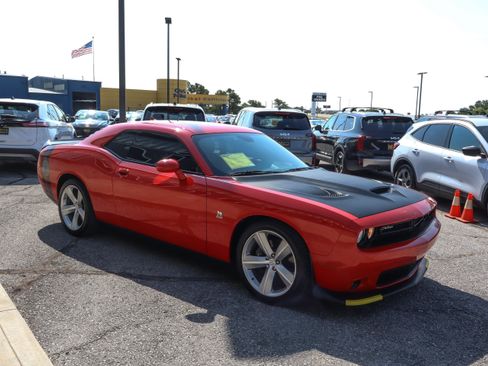 Used 2023 Dodge Challenger R/T Scat Pack w/ Plus Package RWD image 3