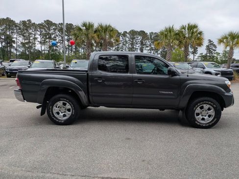 Used 2012 Toyota Tacoma 4x4 Double Cab w/ SR5 Pkg image 3