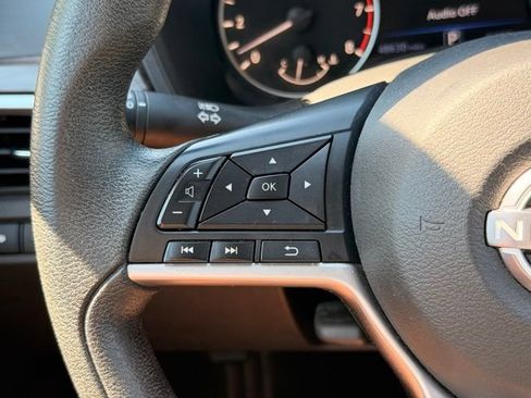 Used 2024 Nissan Altima 2.5 SV FWD image 25